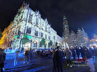 Architektura światła i pamięci. Trzydniowy spektakl video mappingu „Serce Miasta” na wrocławskim Ratuszu Wrocław wroclaw video mapping 20260614 223220-4