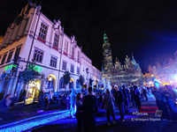 Architektura światła i pamięci. Trzydniowy spektakl video mappingu „Serce Miasta” na wrocławskim Ratuszu Wrocław wroclaw video mapping 20260614 223246-6