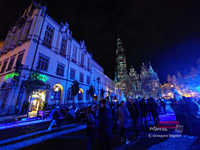Architektura światła i pamięci. Trzydniowy spektakl video mappingu „Serce Miasta” na wrocławskim Ratuszu Wrocław wroclaw video mapping 20260614 223248-7