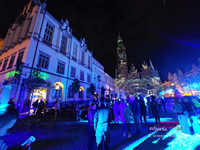 Architektura światła i pamięci. Trzydniowy spektakl video mappingu „Serce Miasta” na wrocławskim Ratuszu Wrocław wroclaw video mapping 20260614 223253-10