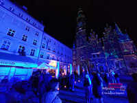 Architektura światła i pamięci. Trzydniowy spektakl video mappingu „Serce Miasta” na wrocławskim Ratuszu Wrocław wroclaw video mapping 20260614 224224-17