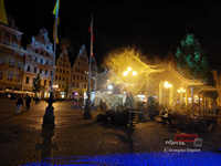 Architektura światła i pamięci. Trzydniowy spektakl video mappingu „Serce Miasta” na wrocławskim Ratuszu Wrocław wroclaw video mapping 20260614 230509-19