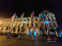 Architektura światła i pamięci. Trzydniowy spektakl video mappingu „Serce Miasta” na wrocławskim Ratuszu Wrocław wroclaw video mapping 20260614 230709-24