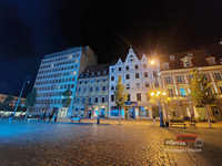 Architektura światła i pamięci. Trzydniowy spektakl video mappingu „Serce Miasta” na wrocławskim Ratuszu Wrocław wroclaw video mapping 20260614 230749-27